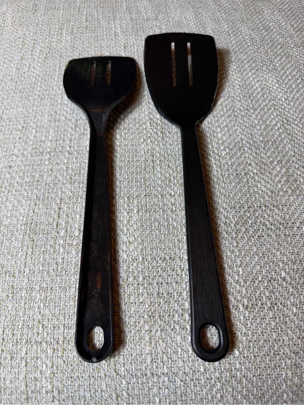 VINTAGE Tailor Made Black 2 Slot Kitchen
Utensil Spatula Spatulas